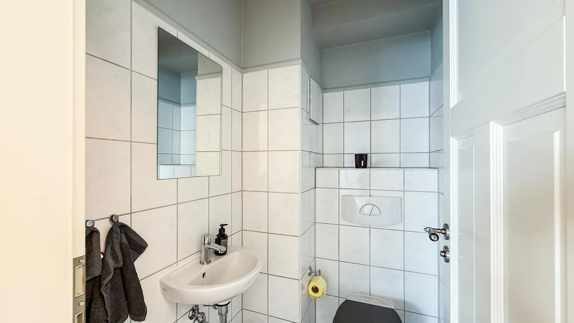 Nora Stays Dresden Hauptbahnhof Германия